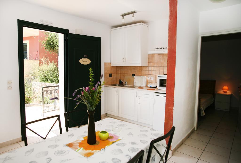 Glyfada Gorgona Apartments Zewnętrze zdjęcie