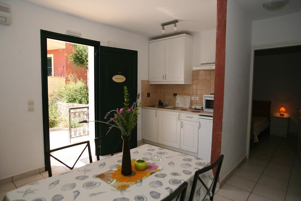 Glyfada Gorgona Apartments Zewnętrze zdjęcie