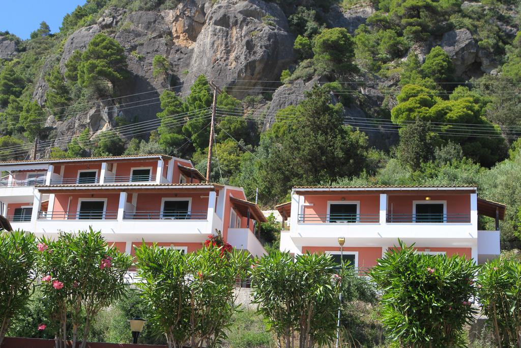 Glyfada Gorgona Apartments Zewnętrze zdjęcie
